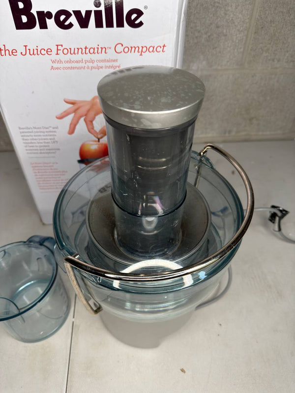 Breville Juice Fountain Compact BJE200XL 700W Compact Juicer – Fast Fresh Juice Extraction | Used